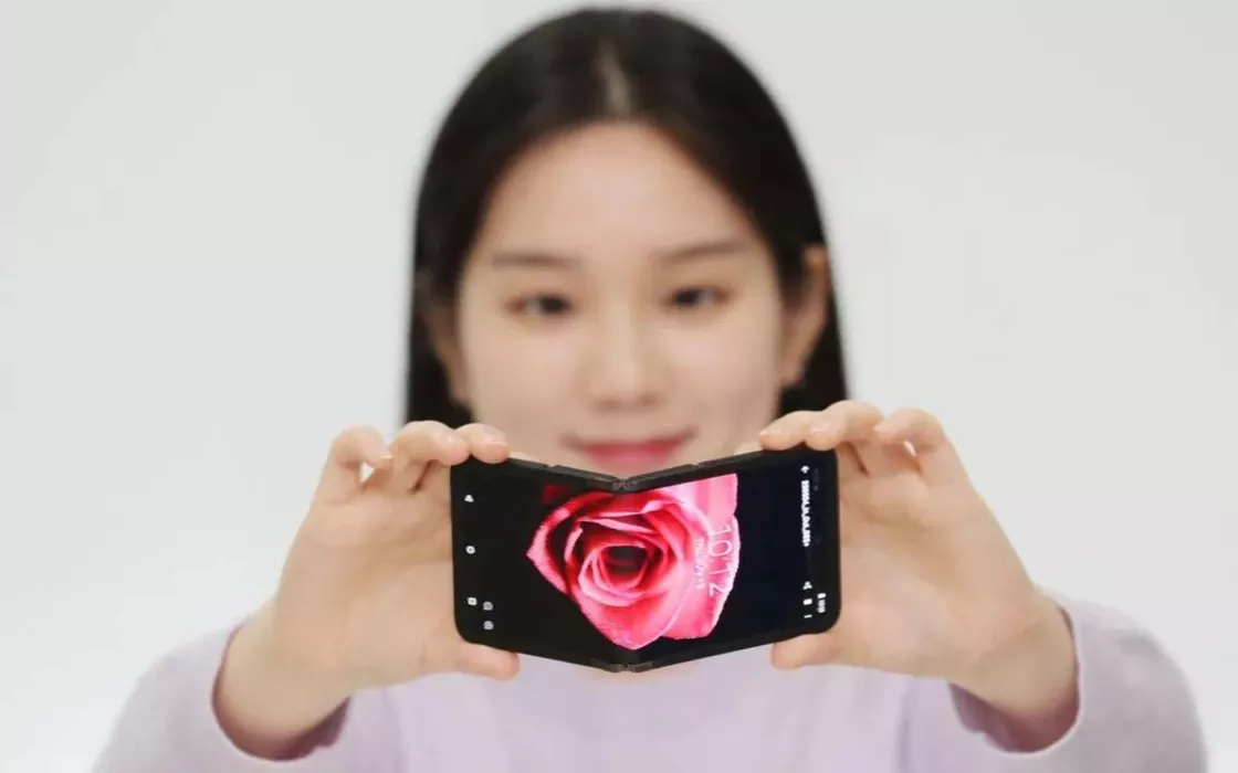Samsung pensa al futuro: pronto uno Z Flip pieghevole su entrambi i lati