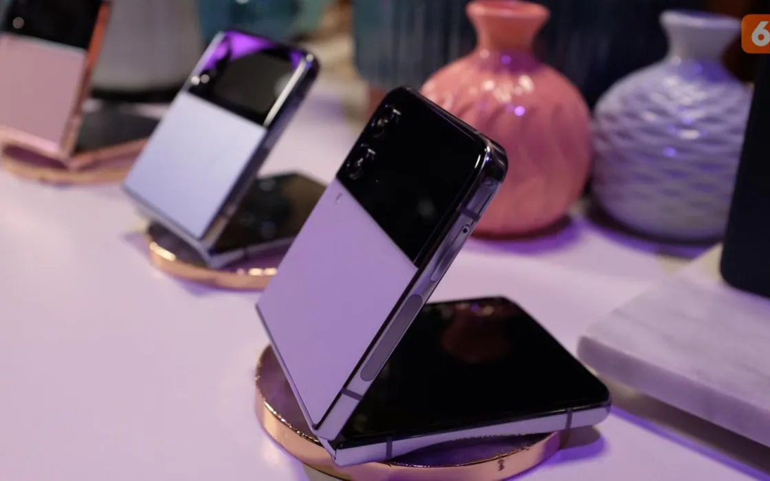 Samsung è ancora leader nelle vendite smartphone ma perde terreno