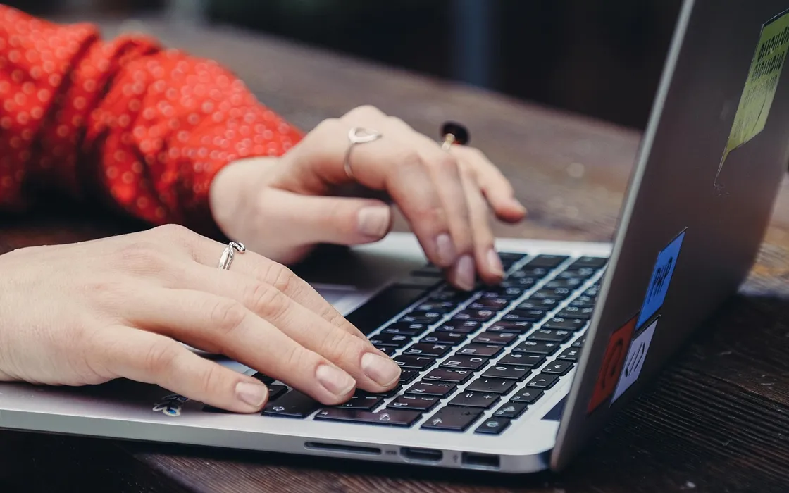 Trasforma la tua idea in realtà: crea un e-commerce con l'AI e sconti fino all'80%