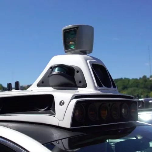 La polizia pubblica il video dell'incidente che ha coinvolto un veicolo a guida autonoma di Uber