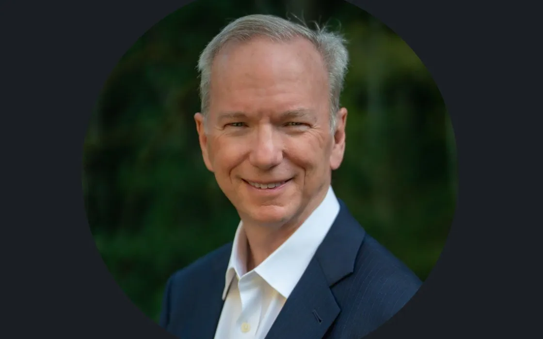 Eric Schmidt: l'AI è sottovalutata e può imparare a uccidere