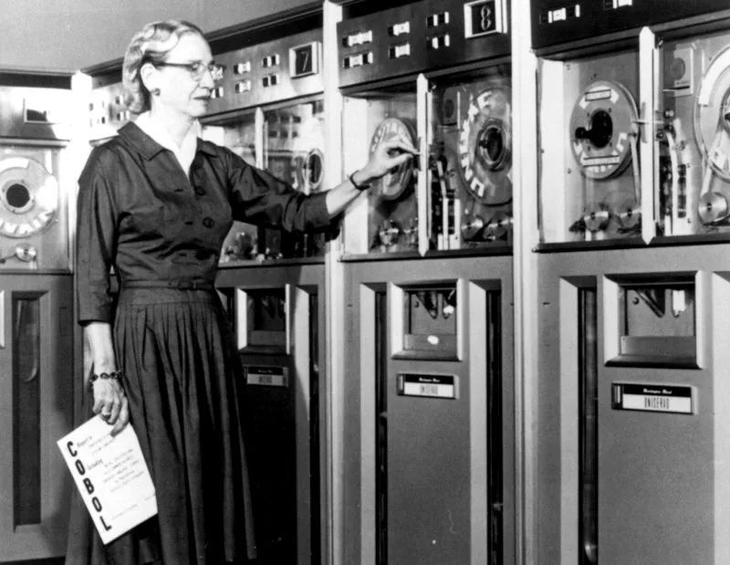 Grace Hopper: chi era. Aveva previsto l'evoluzione dell'informatica moderna