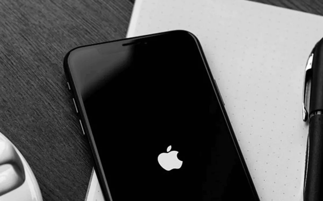Cosa fare se iPhone o iPad restano bloccati sulla schermata con logo Apple