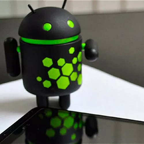 App Android spiano l'utente usando il microfono dello smartphone