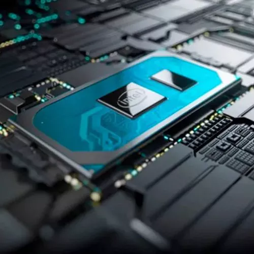 Intel risponde ad AMD nel segmento notebook: fino a 8 core a 5 GHz