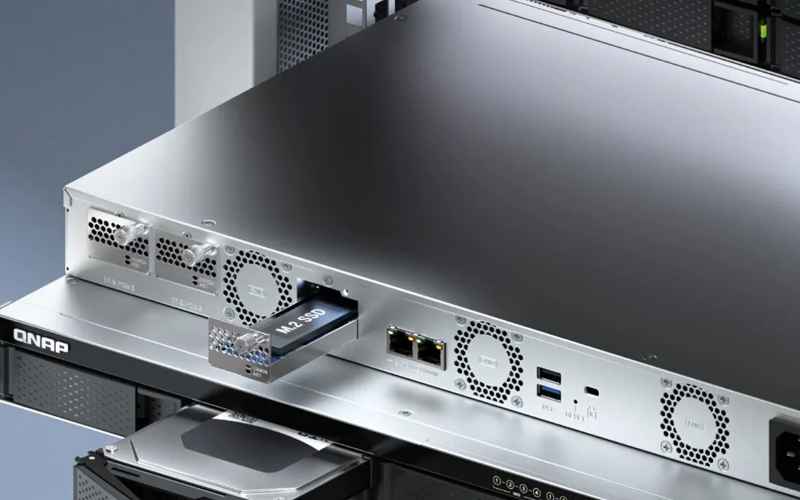 QNAP TS-h765eU, NAS 4 vani per montaggio su rack a profondità ridotta