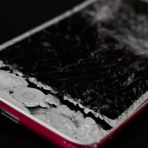 Uno smartphone rotto potrà autorigenerarsi, ecco come