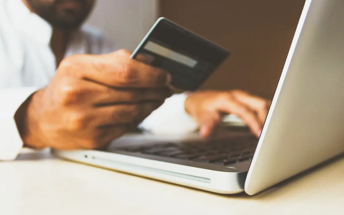Conserva i dati delle carte di credito in modo sicuro con NordPass