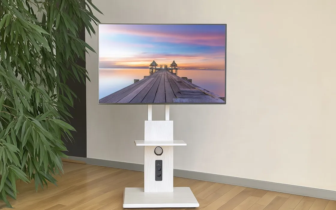 Supporto a Pavimento Techly ICA-TR57PDU per TV e monitor 32-70”: stabile, regolabile, con gestione cavi