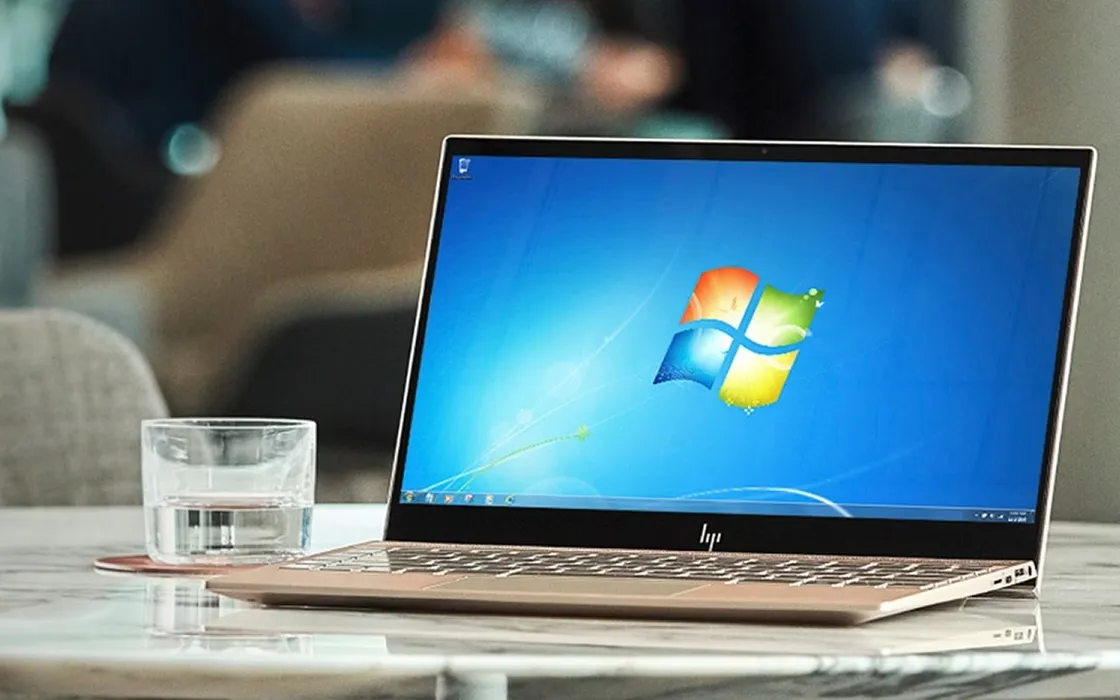 Sfondo a tinta unita su Windows 7: login fino a 30 secondi più lento