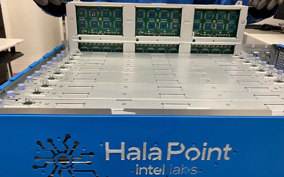 Cos'è Intel Hala Point, il più grande sistema neuromorfico al mondo