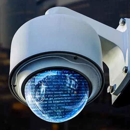 Falle di sicurezza in 400 modelli di telecamere IP Axis: installate subito il firmware aggiornato