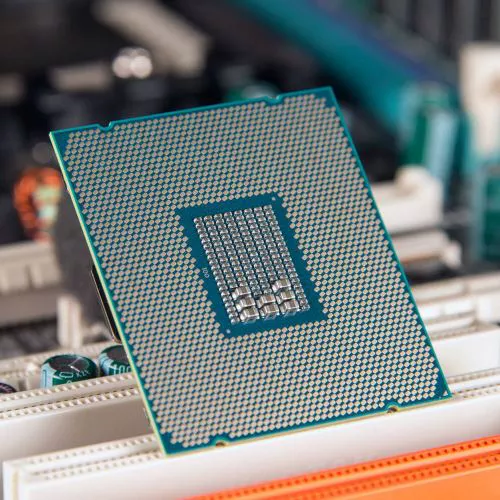 Processori Intel Core di nona generazione presentati il prossimo 1 ottobre