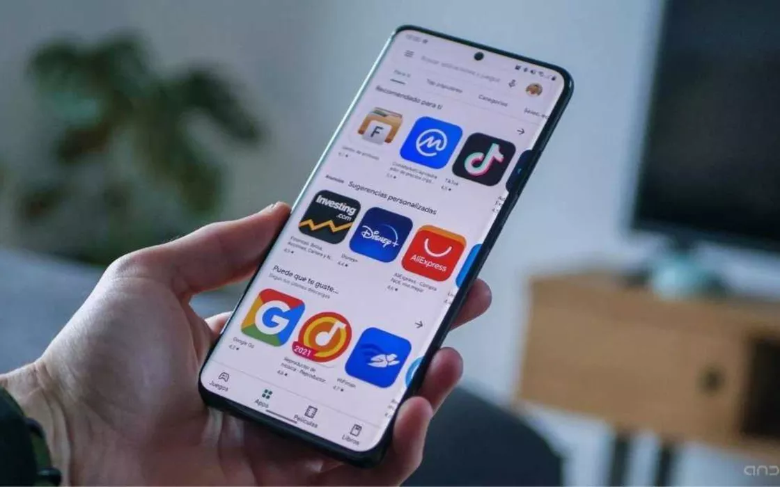 Play Store, nuovo aggiornamento: gli utenti potranno scaricare più app in contemporanea