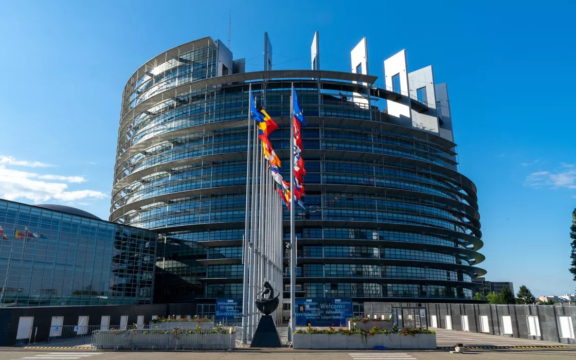 Microsoft 365: utilizzo della Commissione europea viola leggi su protezione dati