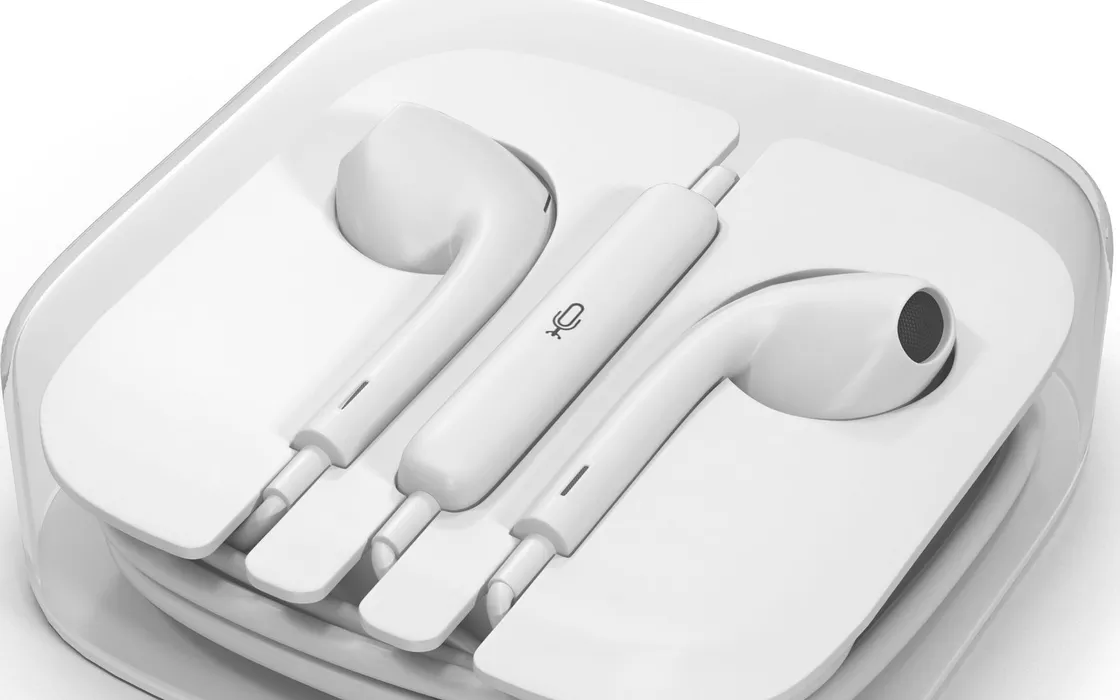 Apple EarPods con connettore Lightning: l'offerta su Amazon è di quelle da non perdere