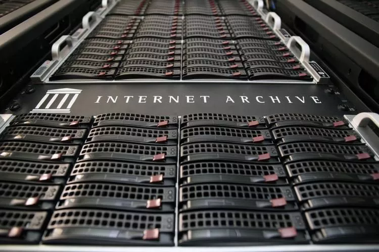 Archive.org o Internet Archive permette di scaricare le ISO di Windows e di altri software