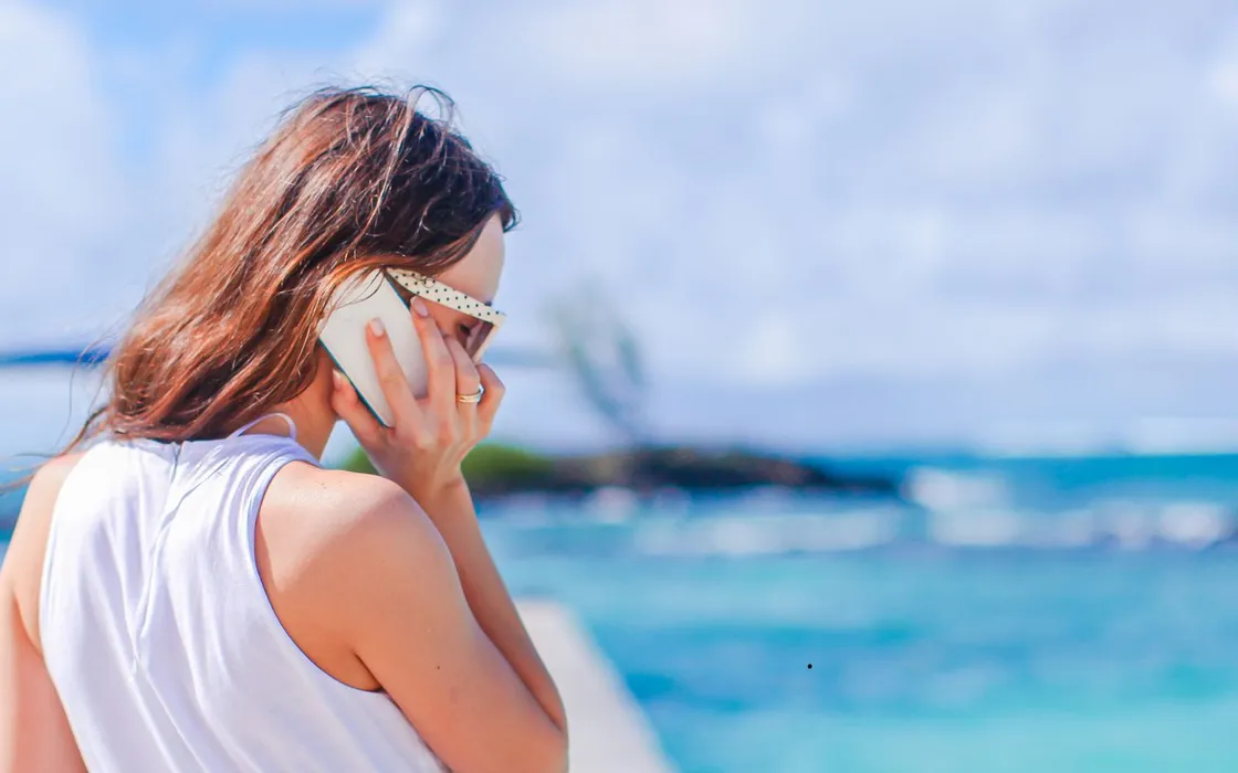 Addio roaming e sim locali: la soluzione semplice si chiama Saily, e fai tutto online