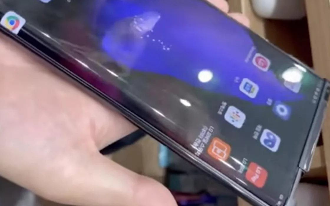 LG Rollable Display: come sarebbe stato lo smartphone con schermo arrotolabile