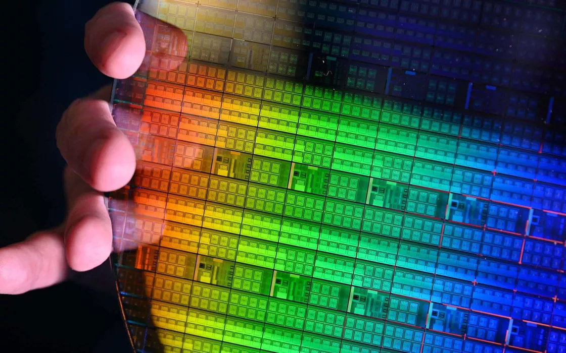 Intel Foundry Services: l'azienda semplifica la produzione dei chip a 3 nm