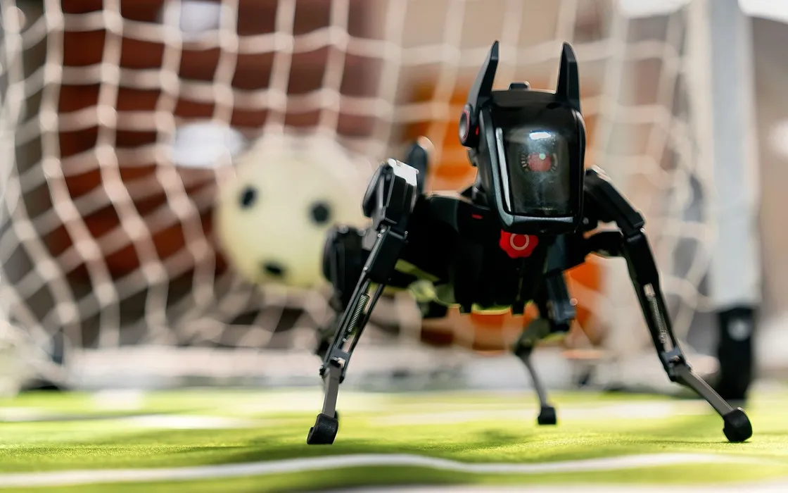 Hengbot Sirius: il cane robot che balla e gioca a calcio