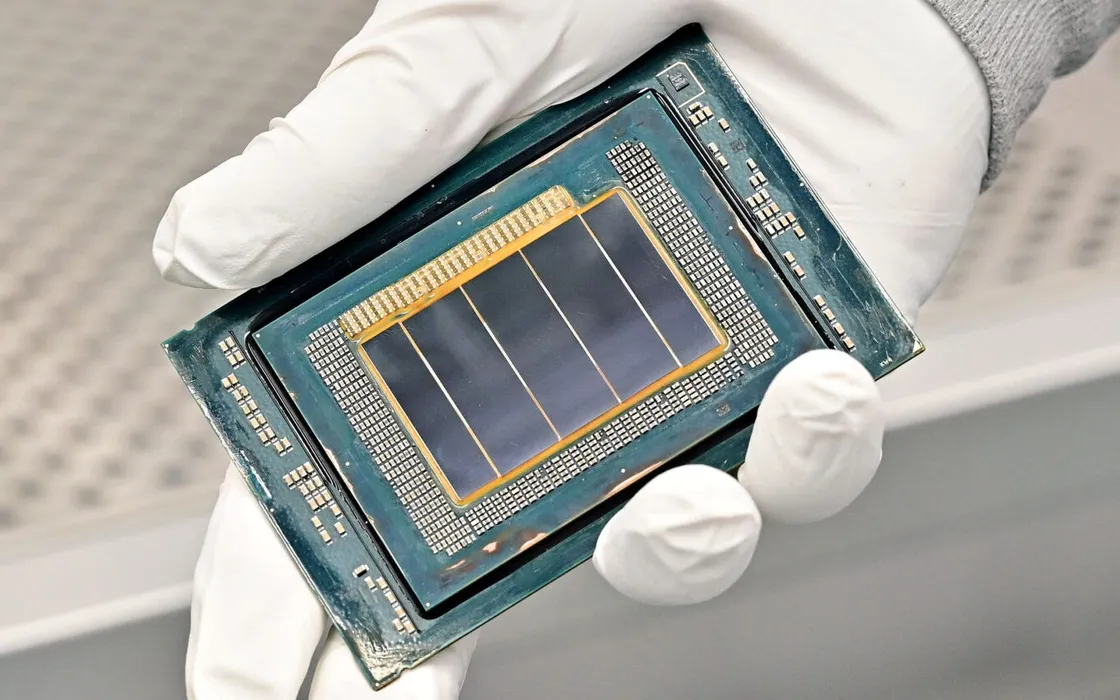 Intel 18A e PowerVia: perché l’innovazione frena i clienti esterni