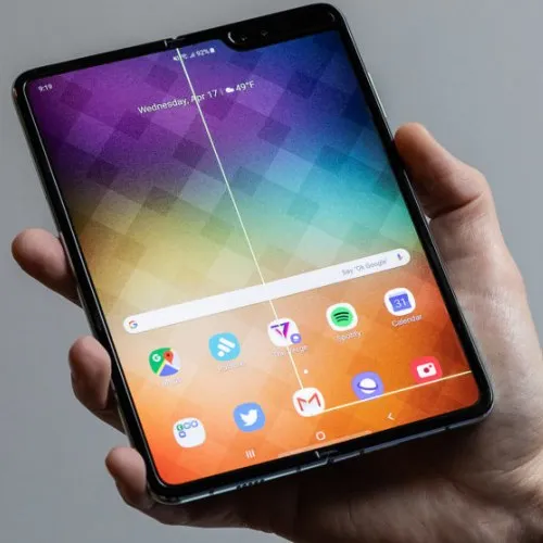 Samsung rinvia il lancio sul mercato del Galaxy Fold