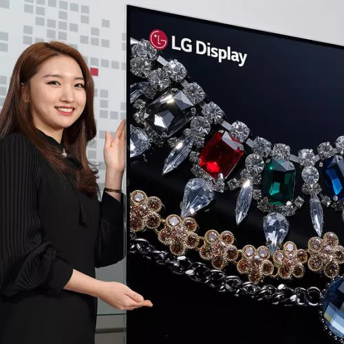 LG mostra un TV OLED 8K con pannello da 88 pollici