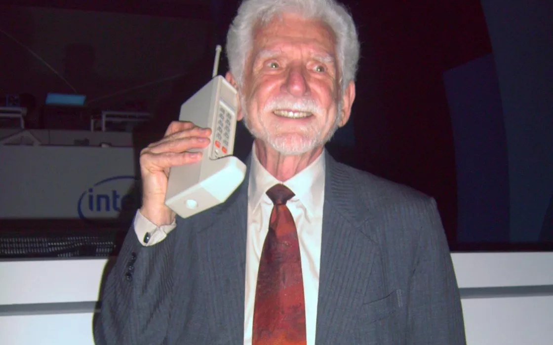 50 anni dalla prima chiamata mobile: ad aprile 1973 Motorola presentava il suo DynaTAC