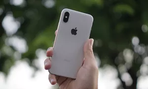 iPhone X - White