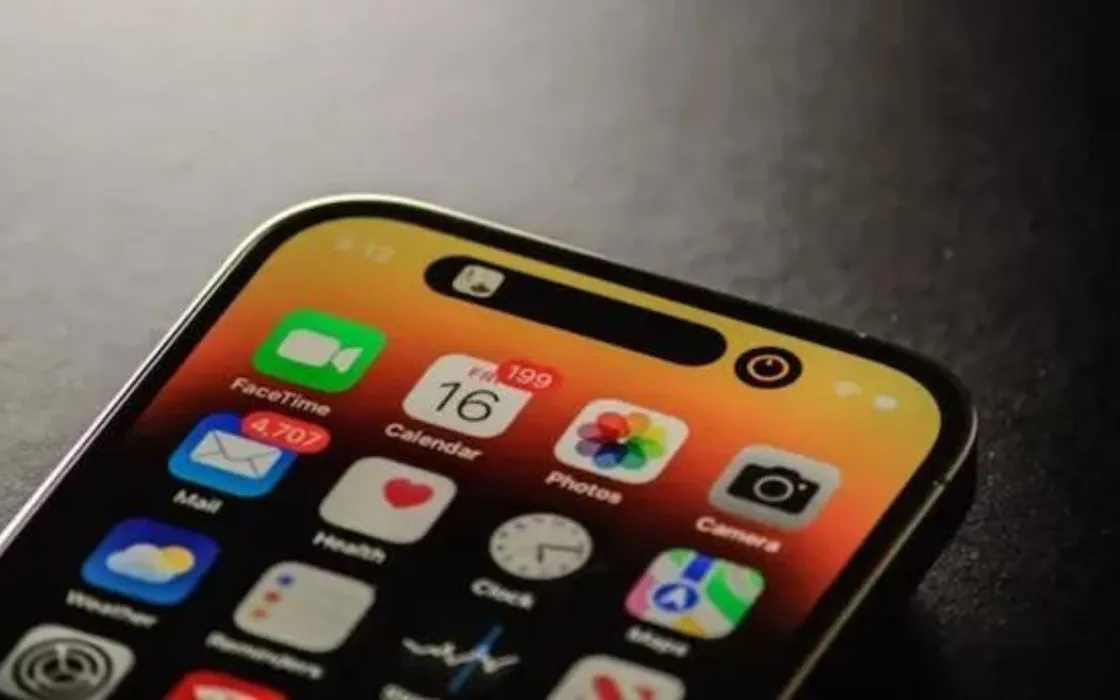 Apple prepara un super display per l'iPhone 17, appuntamento al 2025