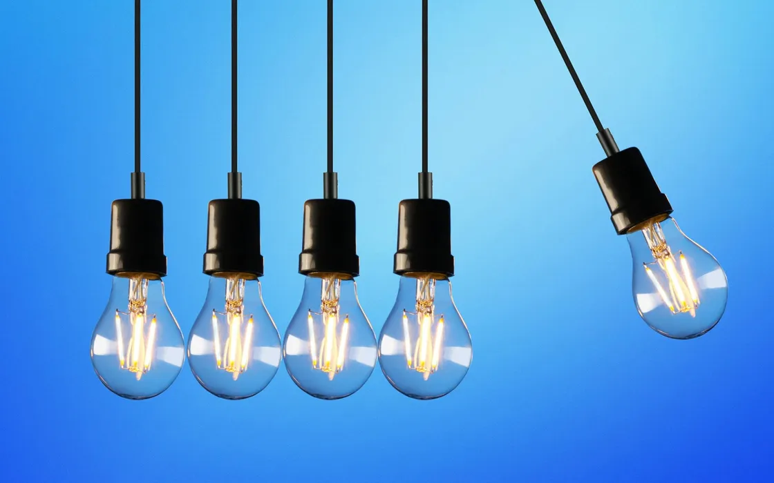 Bollette luce e gas più care nel 2025? Risparmiare è possibile, ecco come fare