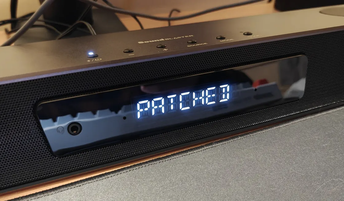 Questa soundbar può trasformarsi in una tastiera e prendere il controllo del PC