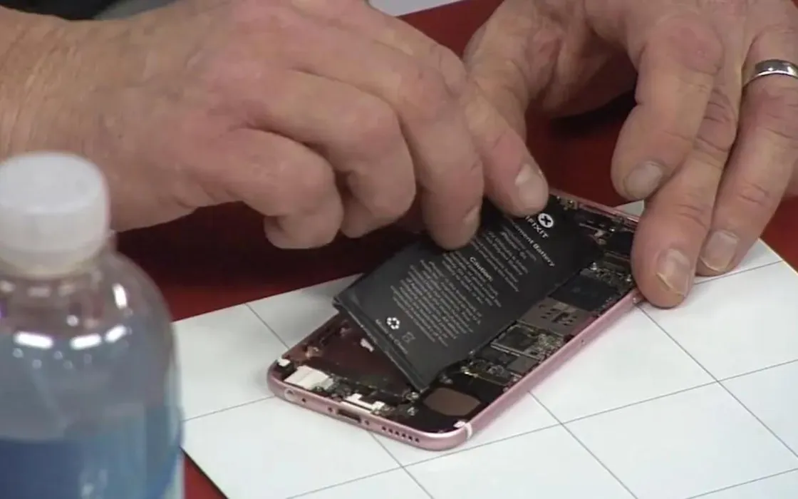 Apple, nuove batterie custom per migliorare l'autonomia degli iPhone