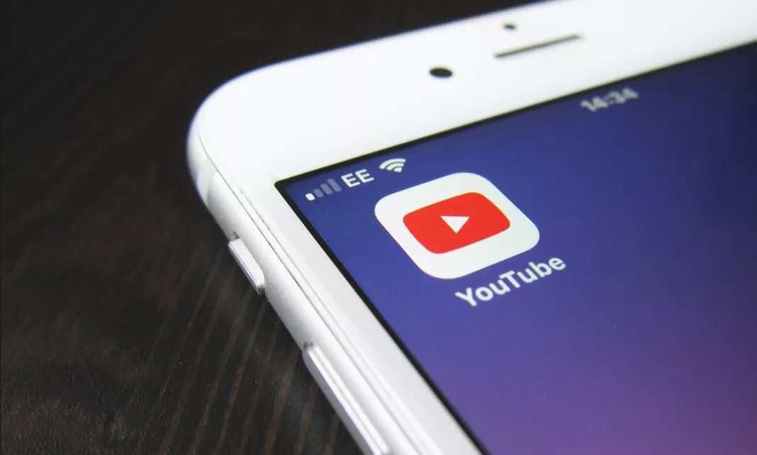 YouTube sperimenta i riepiloghi video generati automaticamente dall'AI