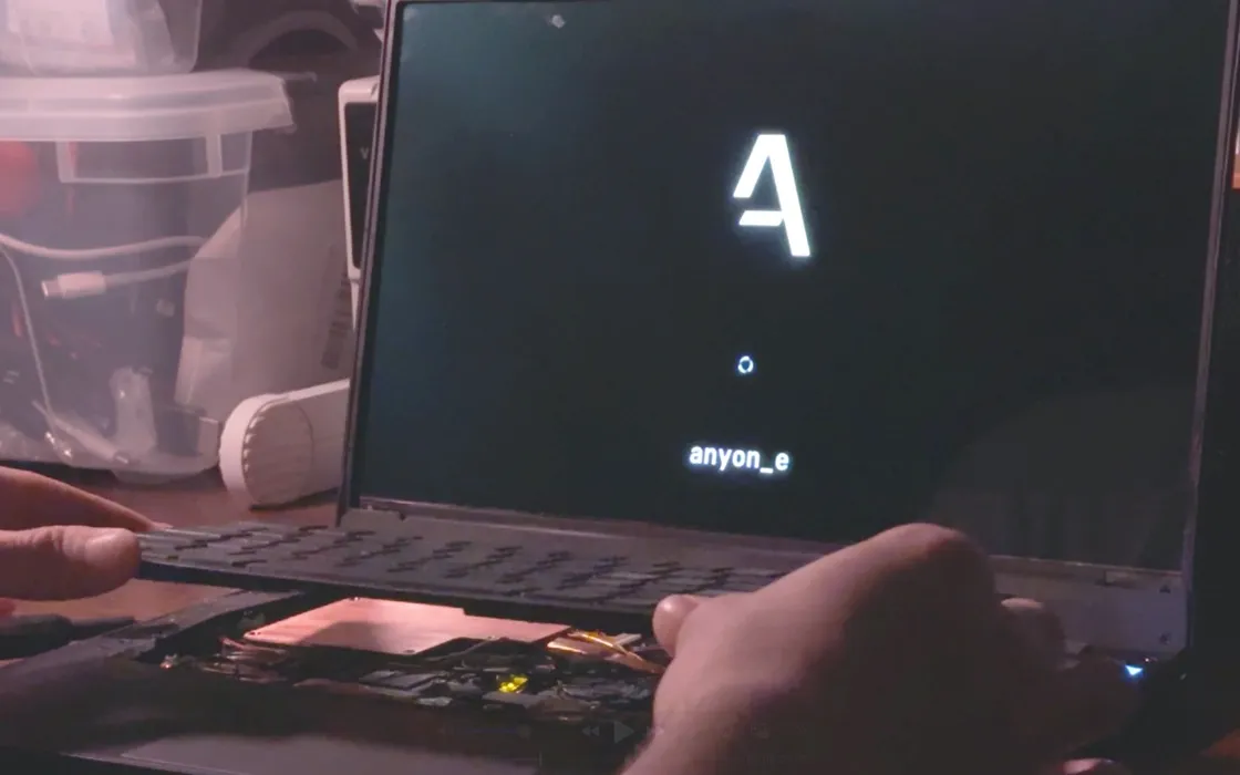 Anyon_e: notebook open source creato da zero supera per prestazioni i MacBook Pro