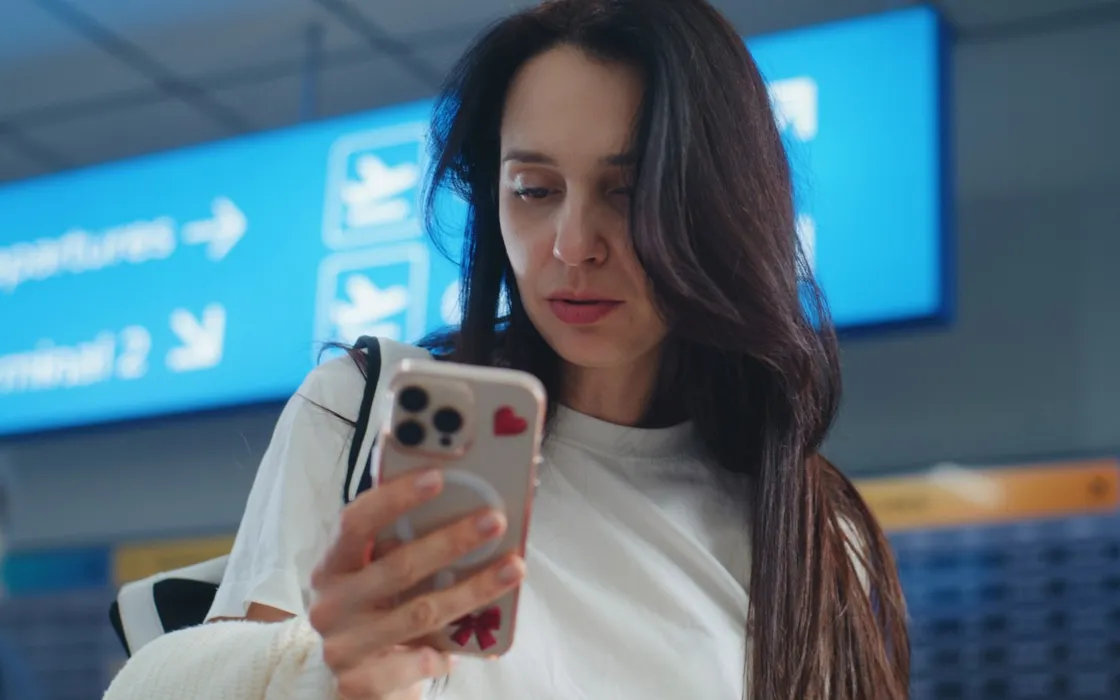Alla frontiera possono chiedervi password e sblocco di smartphone e PC: in quale Paese succede