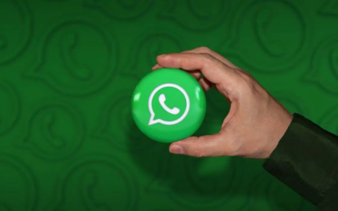 WhatsApp: 3 trucchi per spiare, essere invisibili e recuperare messaggi