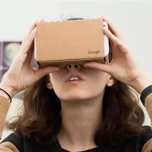 Google scommette ancora su Cardboard ed estende il supporto WebVR