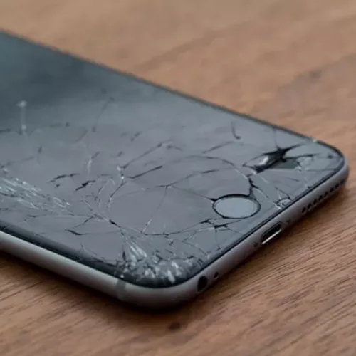 Apple metterà a disposizione la macchina per riparare i display rotti degli iPhone