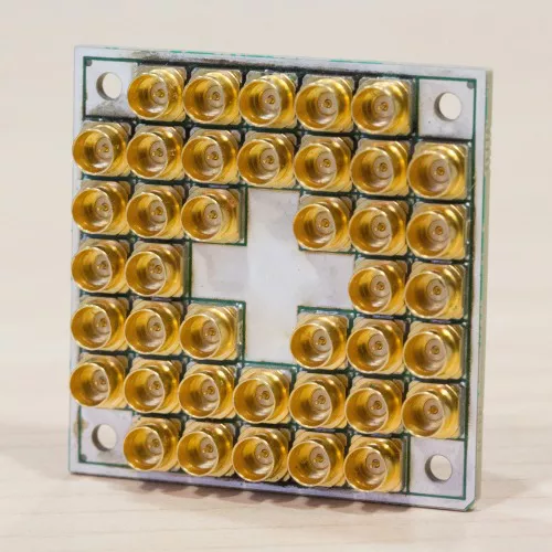 Verso i computer quantistici: Intel realizza un chip superconduttore a 17 qubit