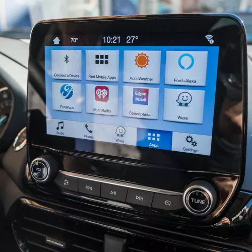 Il navigatore social Waze sarà installabile sulle auto Ford con SYNC 3