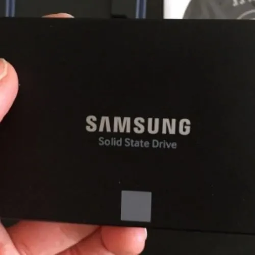 Samsung presenta la prima unità SSD da 4 TB