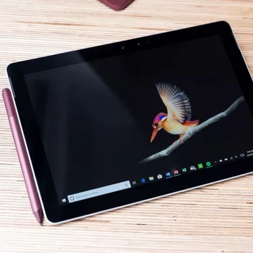 Surface Go è il nuovo 2-in-1 più economico di Microsoft