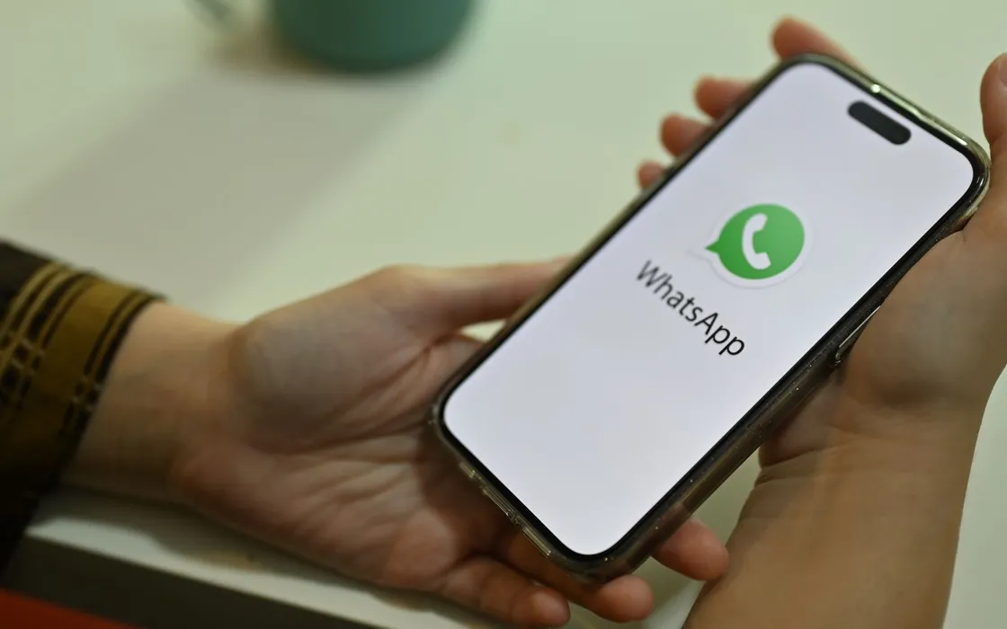 WhatsApp cambia l'interfaccia: con l'aggiornamento ecco le animazioni