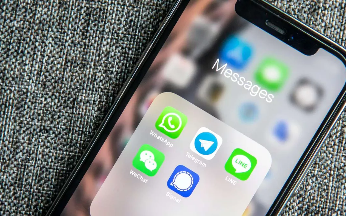 Disinstallate WhatsApp, Telegram e Signal: sta succedendo in Francia