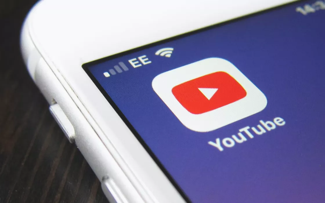 YouTube: l'app per iOS chiederà il consenso per il monitoraggio dell'attività