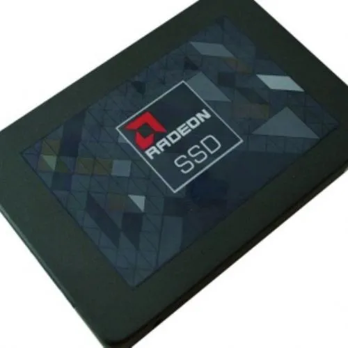 SSD economici: AMD presenta i Radeon R3