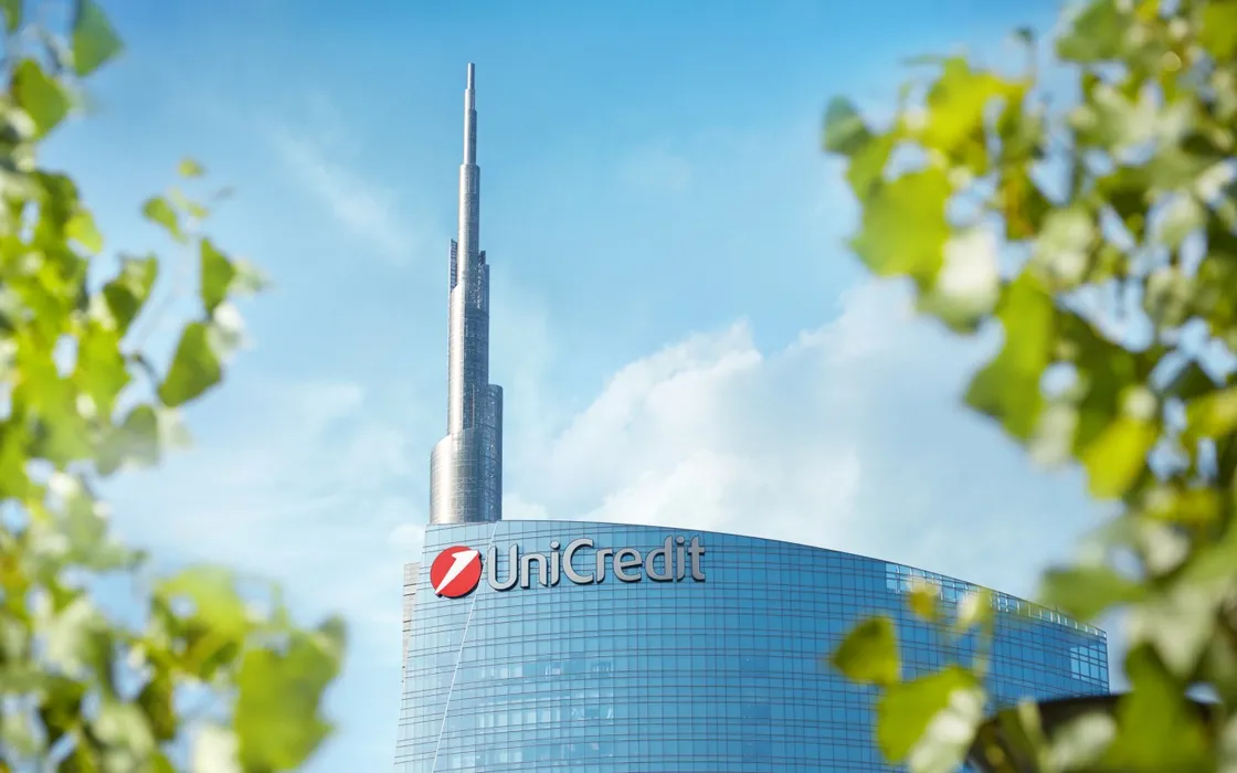 UniCredit blocca l'operatività della carta causa possibile frode: cos'è successo