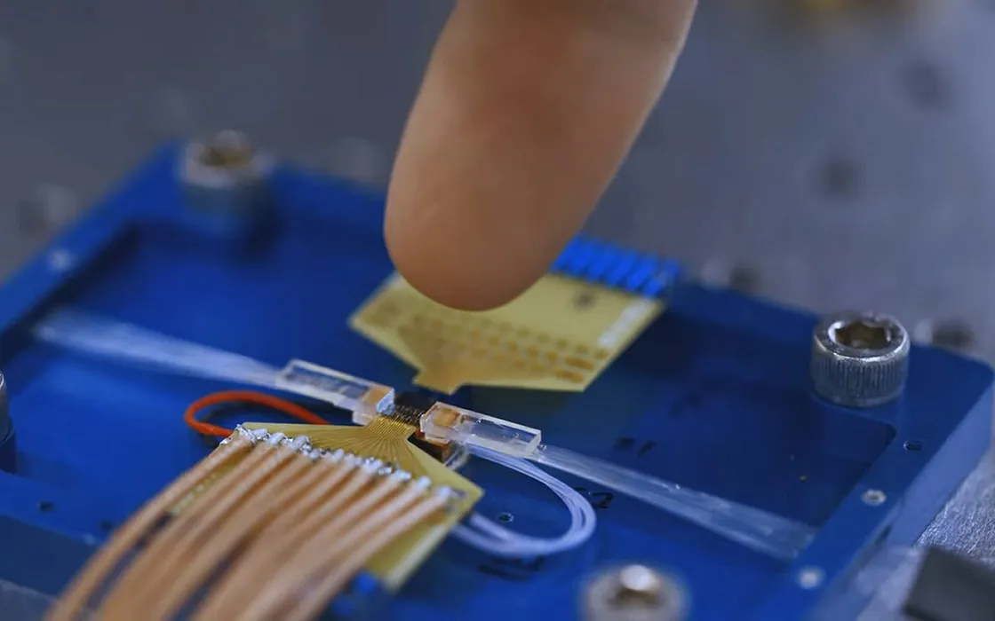 Cisco accelera il futuro del quantum computing: nuovo chip potrebbe anticiparne l'adozione di un decennio